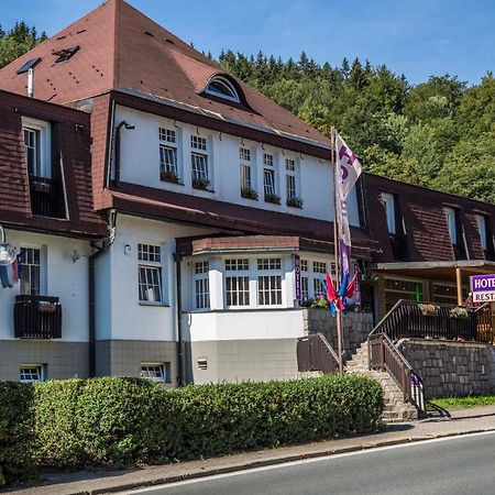 Hotel Prom Svoboda nad Upou Luaran gambar
