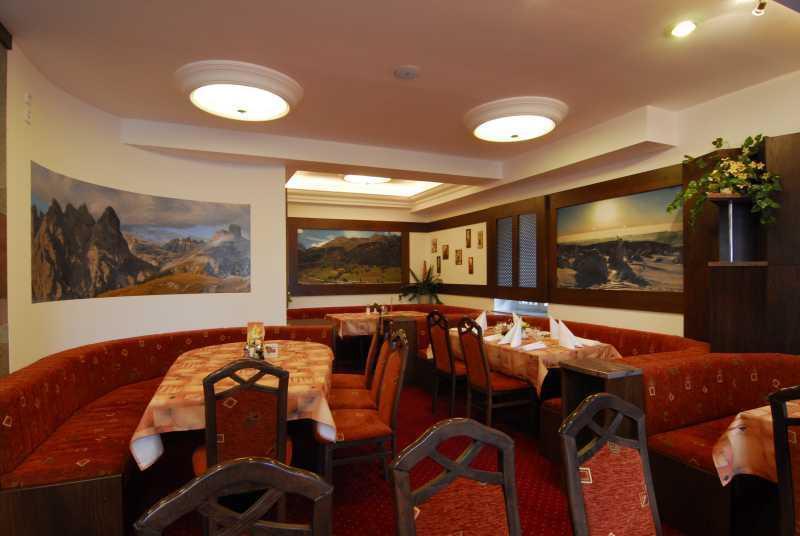Hotel Prom Svoboda nad Upou Luaran gambar