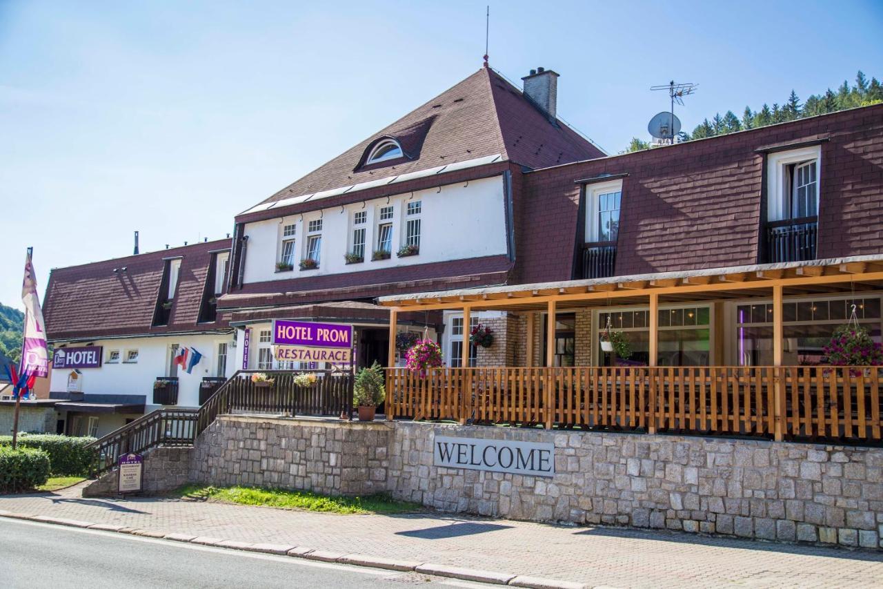 Hotel Prom Svoboda nad Upou Luaran gambar