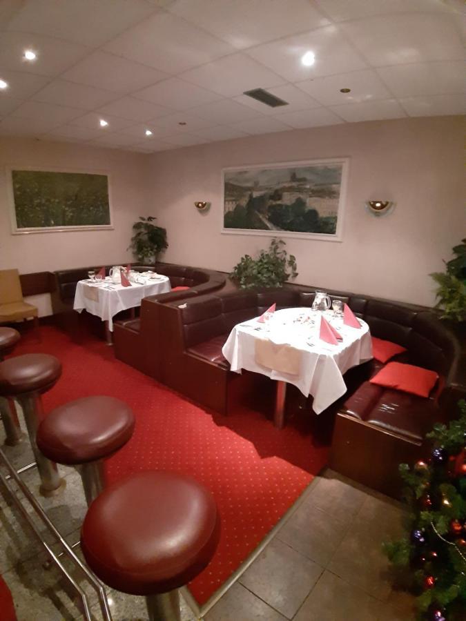 Hotel Prom Svoboda nad Upou Luaran gambar