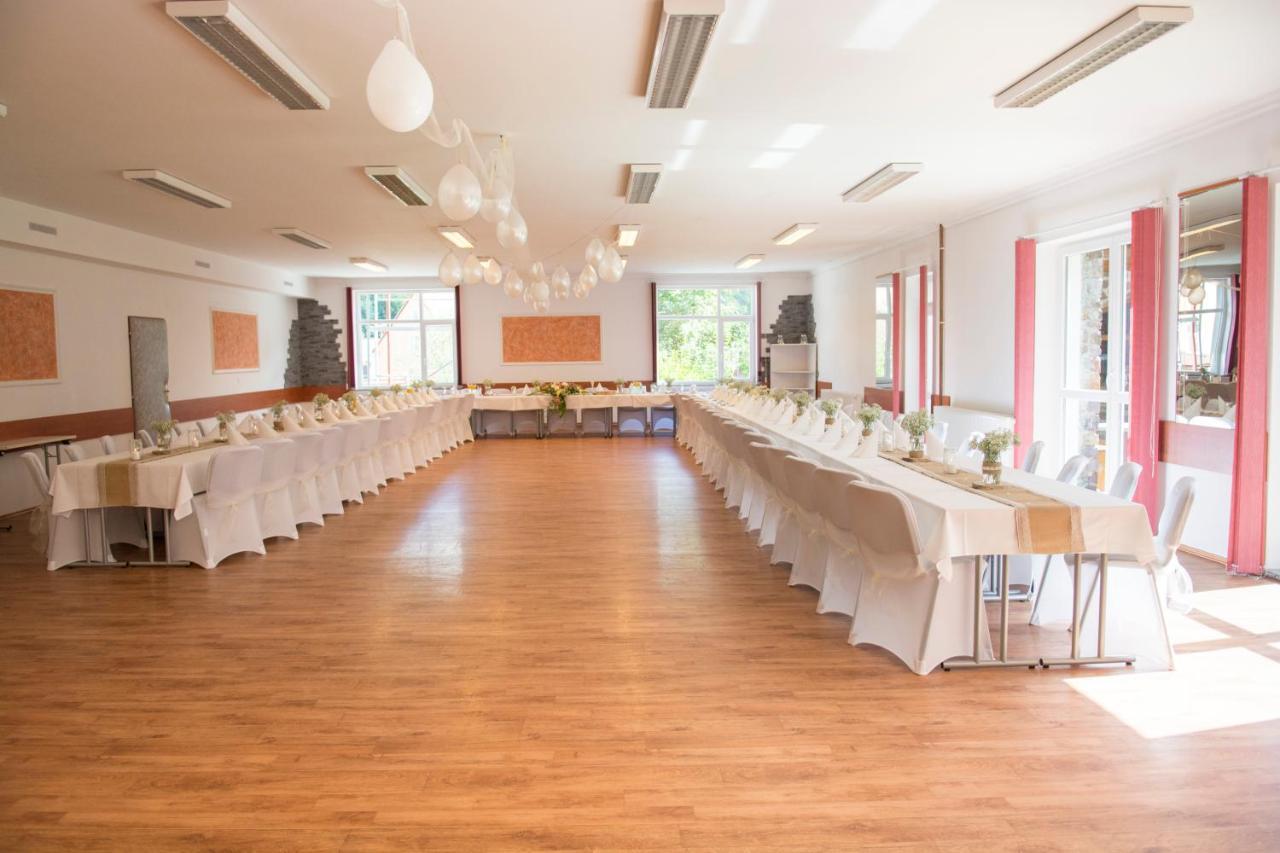 Hotel Prom Svoboda nad Upou Luaran gambar