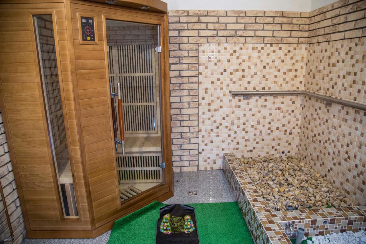 Hotel Prom Svoboda nad Upou Luaran gambar