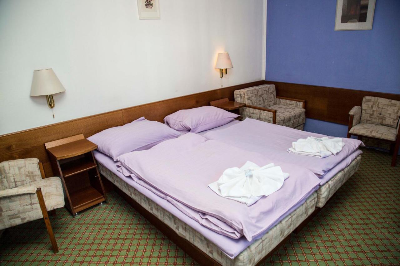 Hotel Prom Svoboda nad Upou Luaran gambar