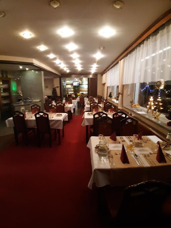 Hotel Prom Svoboda nad Upou Luaran gambar