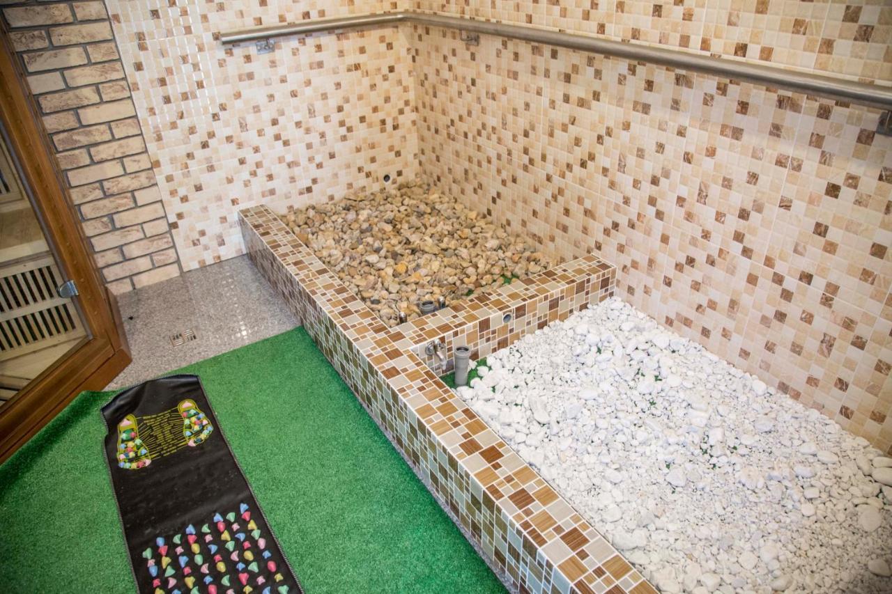 Hotel Prom Svoboda nad Upou Luaran gambar