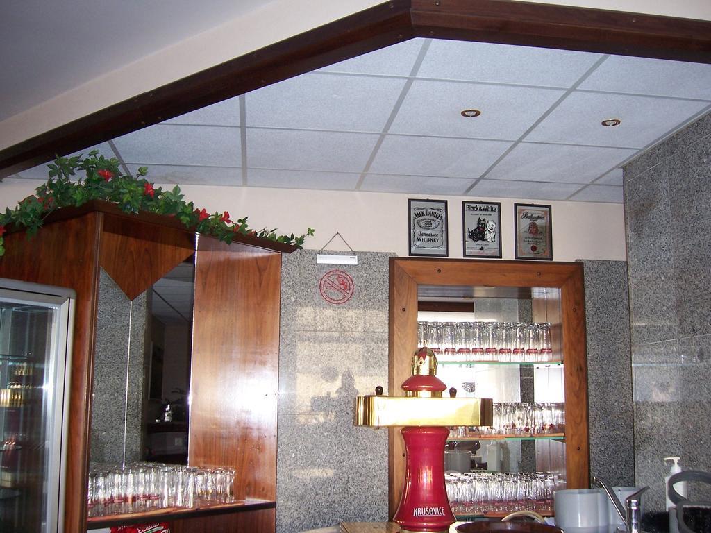 Hotel Prom Svoboda nad Upou Luaran gambar