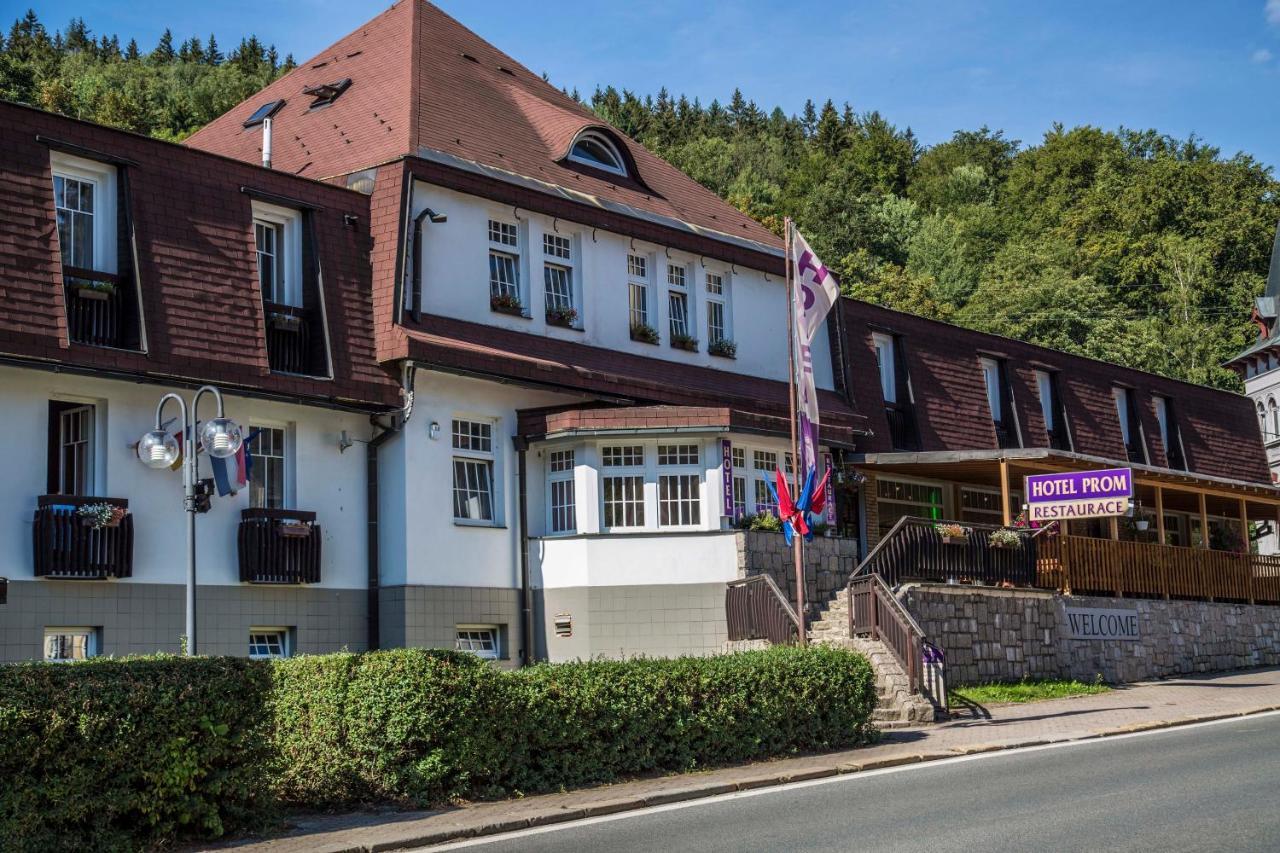 Hotel Prom Svoboda nad Upou Luaran gambar